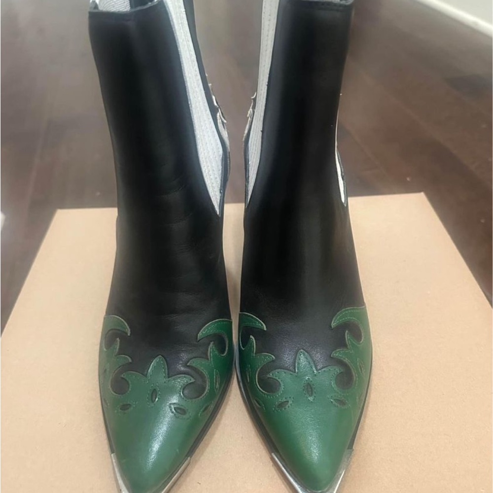 Stylish Black and Green Women's Boots